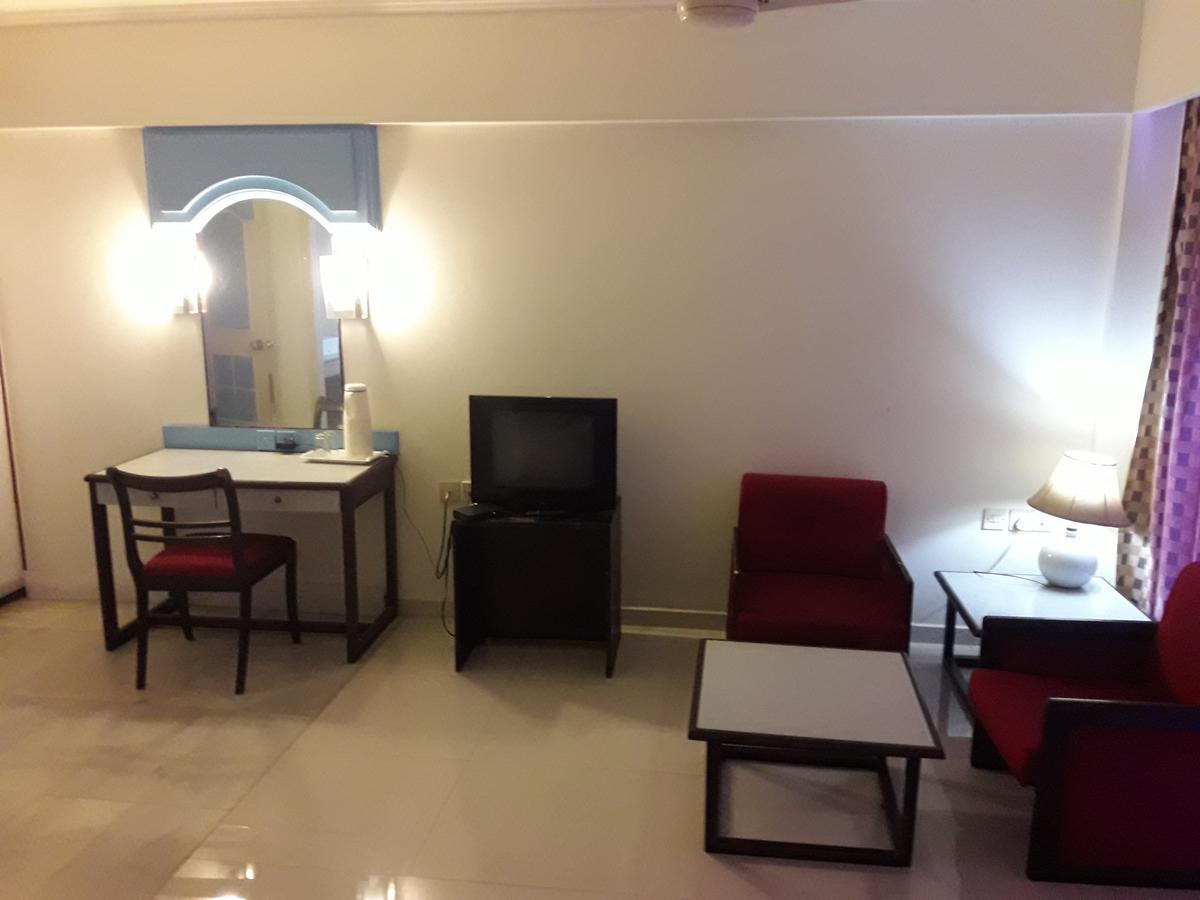 בהבנגאר Hotel Bluehill מראה חיצוני תמונה